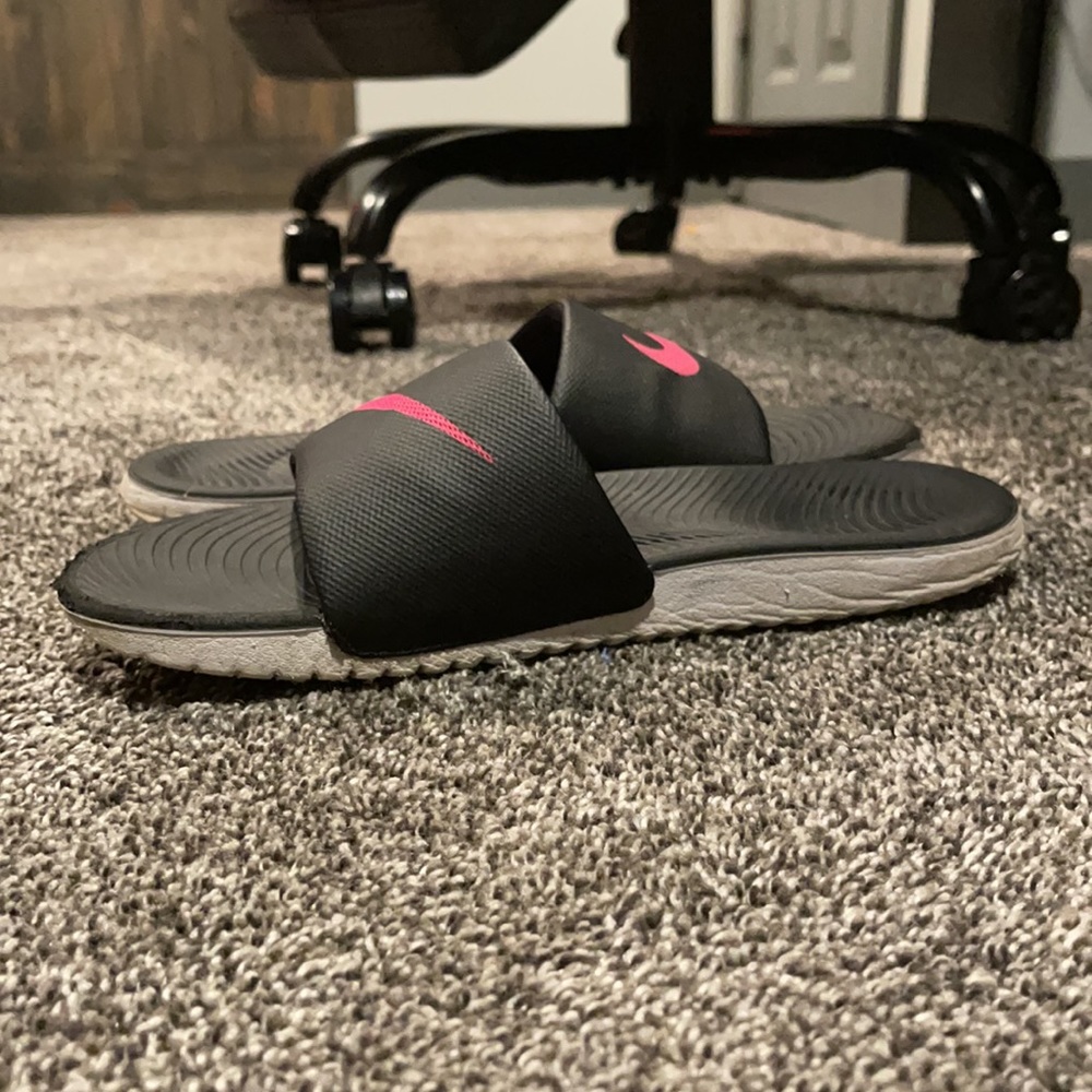 Nike slides - Picture 2 of 4